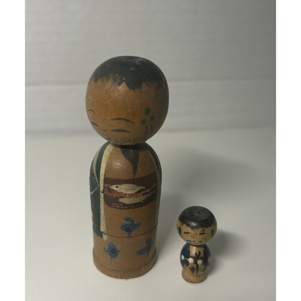 Vintage Japanese Kokeshi Doll miniature handpainted G47